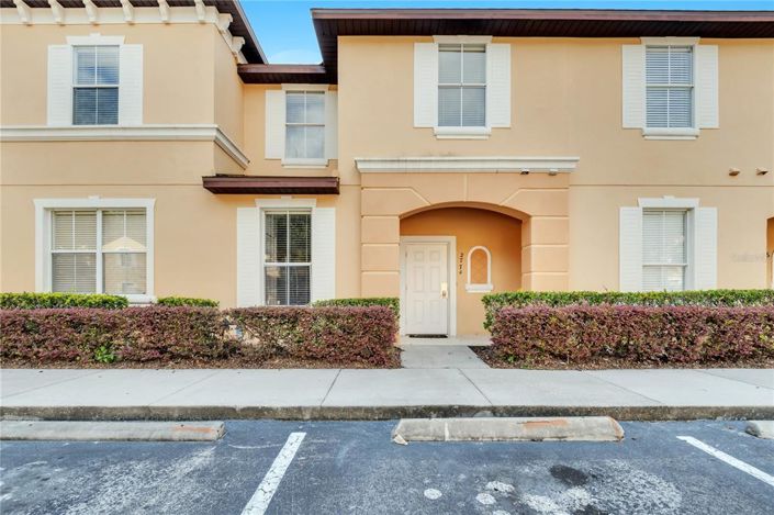 Image No.1-3 Bed Townhouse for sale