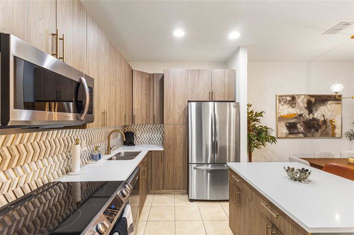 Image No.12-4 Bed Townhouse for sale