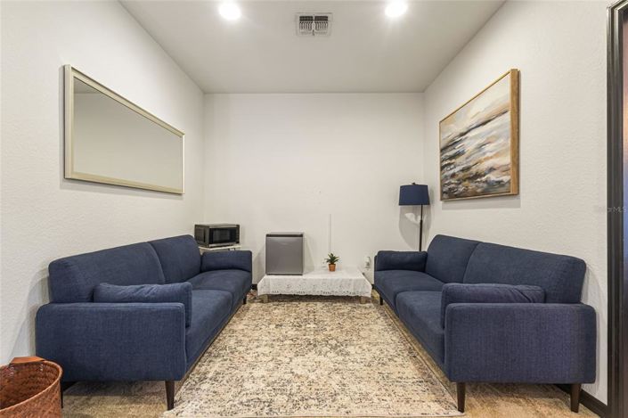 Image No.21-4 Bed Townhouse for sale