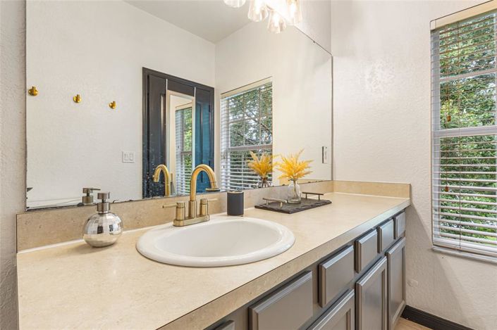 Image No.30-4 Bed Townhouse for sale