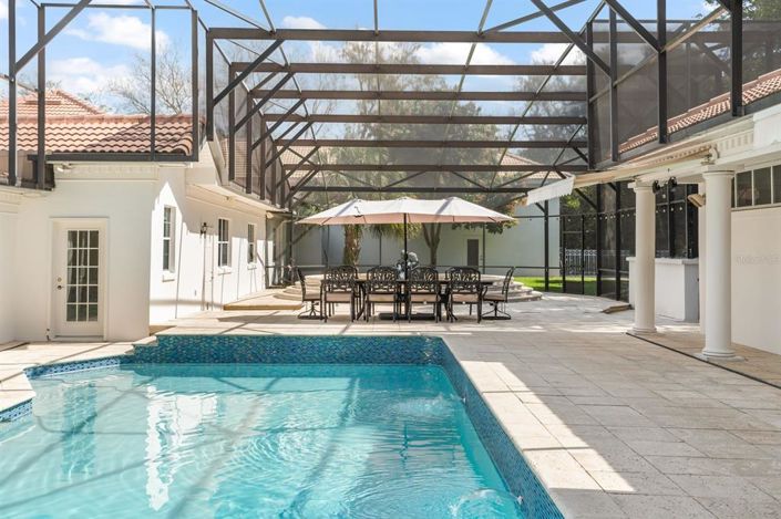 Image No.2-6 Bed Property for sale