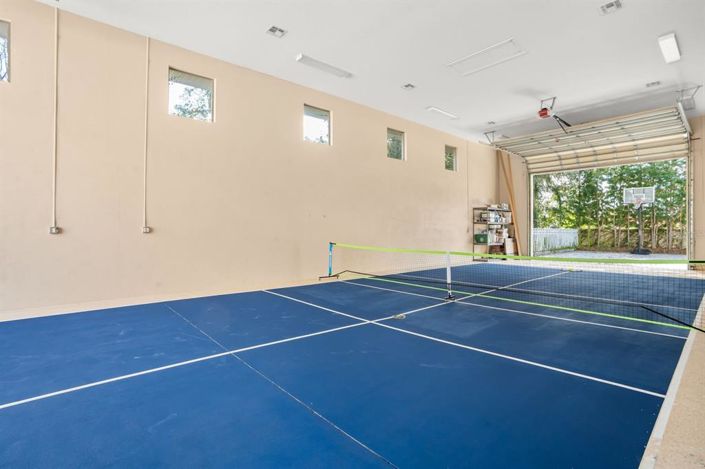 Image No.27-6 Bed Property for sale