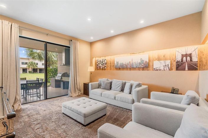 Image No.15-3 Bed Townhouse for sale