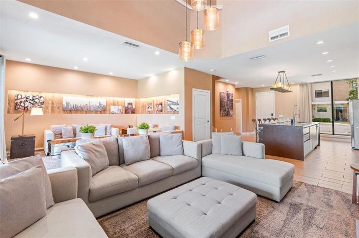 Image No.19-3 Bed Townhouse for sale