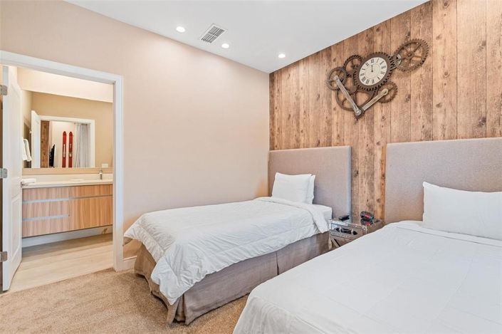 Image No.24-3 Bed Townhouse for sale