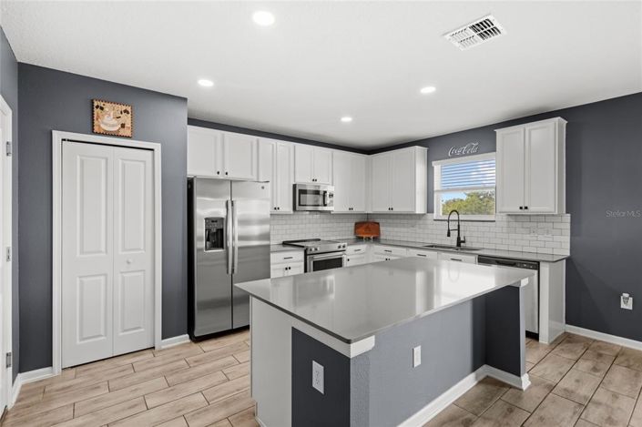 Image No.7-4 Bed Property for sale