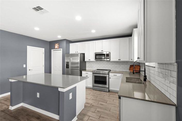 Image No.9-4 Bed Property for sale