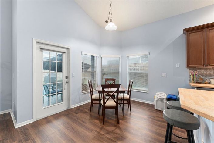 Image No.12-5 Bed Property for sale