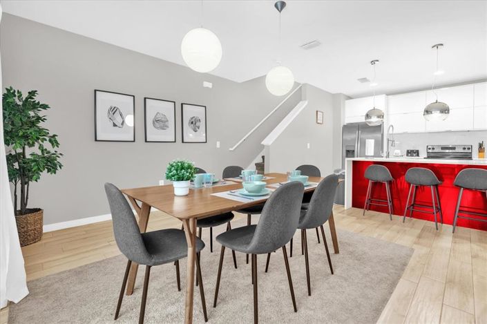 Image No.11-4 Bed Townhouse for sale