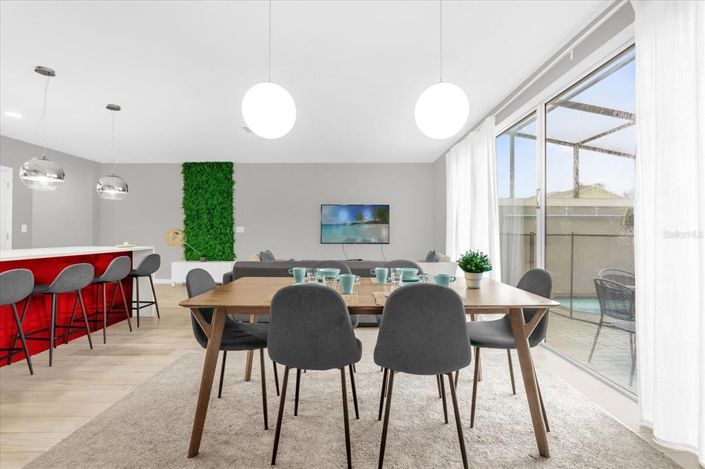 Image No.12-4 Bed Townhouse for sale