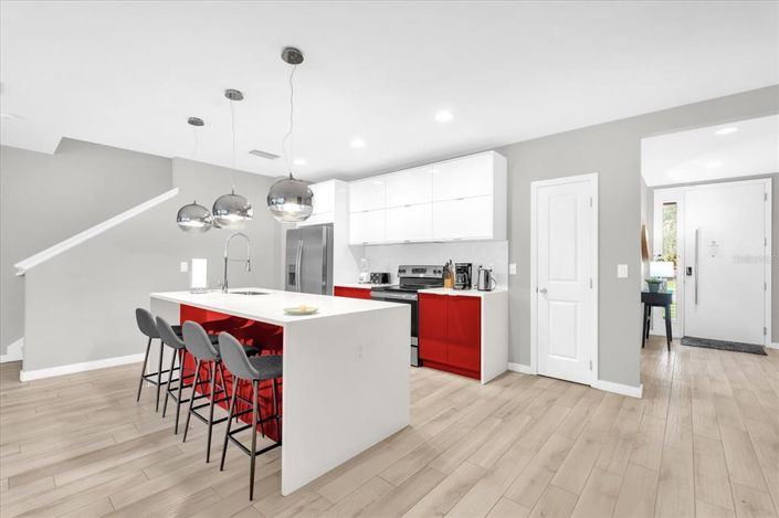 Image No.13-4 Bed Townhouse for sale