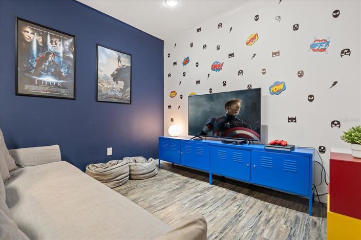 Image No.18-4 Bed Townhouse for sale