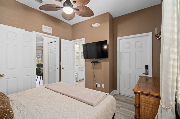 Image No.28-3 Bed Property for sale