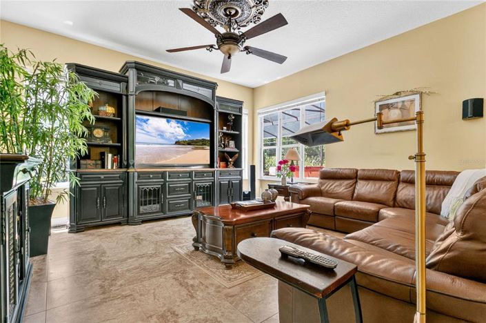 Image No.11-5 Bed Property for sale