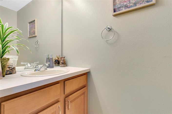 Image No.24-5 Bed Property for sale