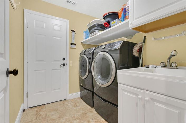 Image No.25-5 Bed Property for sale