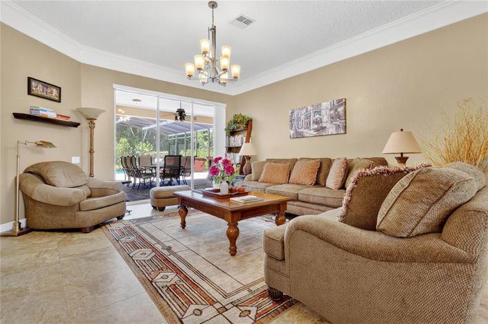 Image No.3-5 Bed Property for sale