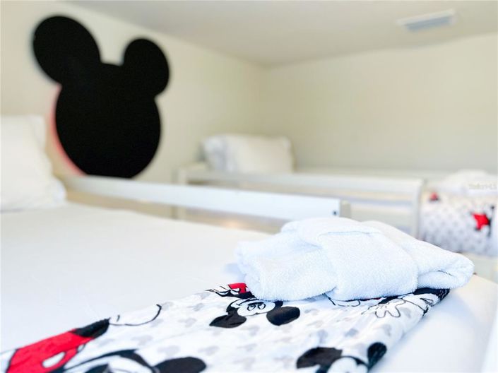 Image No.29-5 Bed Townhouse for sale