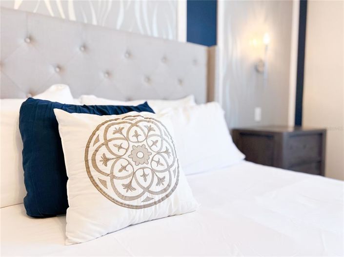 Image No.40-5 Bed Townhouse for sale