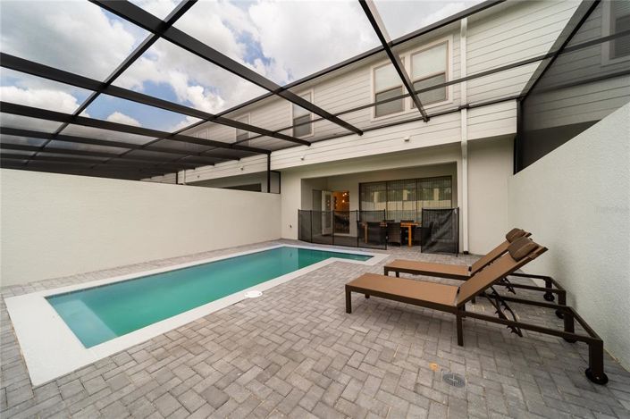 Image No.13-5 Bed Townhouse for sale