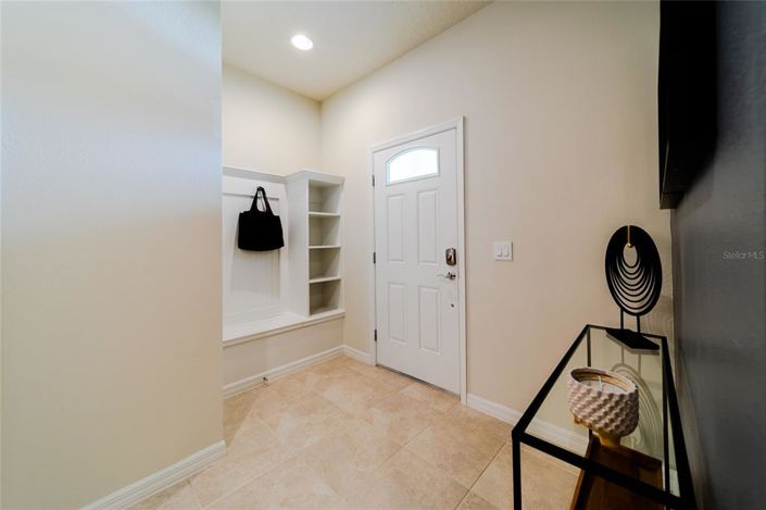 Image No.17-5 Bed Townhouse for sale