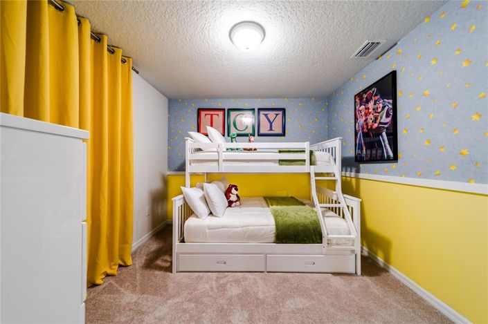 Image No.25-5 Bed Townhouse for sale