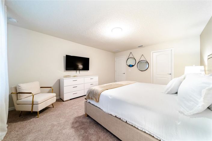 Image No.28-5 Bed Townhouse for sale