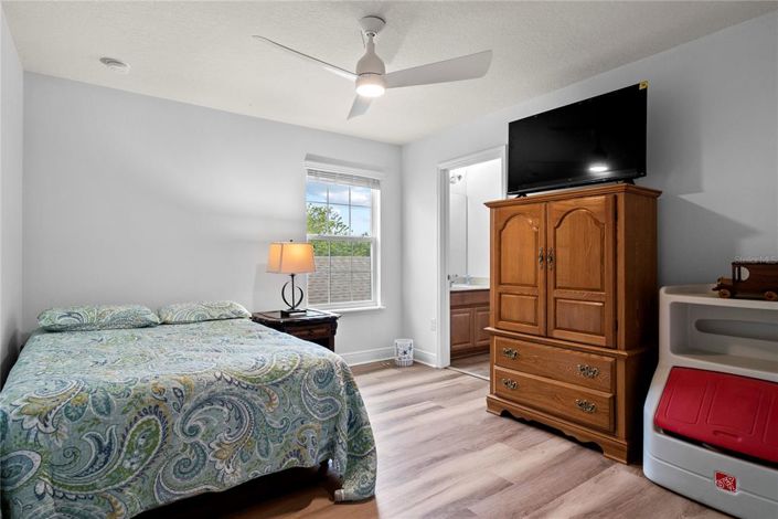 Image No.22-4 Bed Property for sale