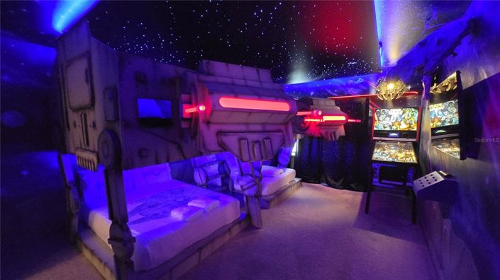 Image No.45-5 Bed Townhouse for sale