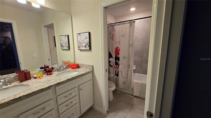 Image No.53-5 Bed Townhouse for sale