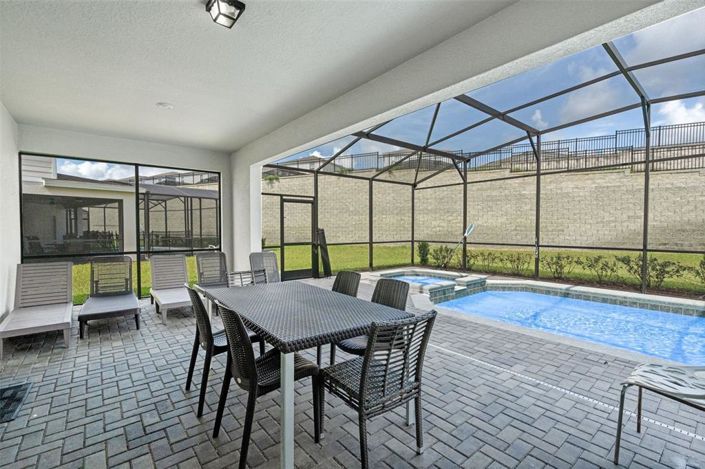 Image No.51-10 Bed Property for sale