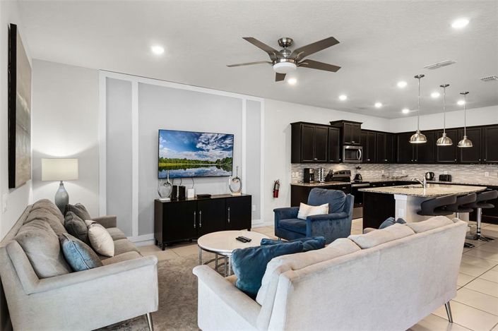 Image No.11-10 Bed Property for sale