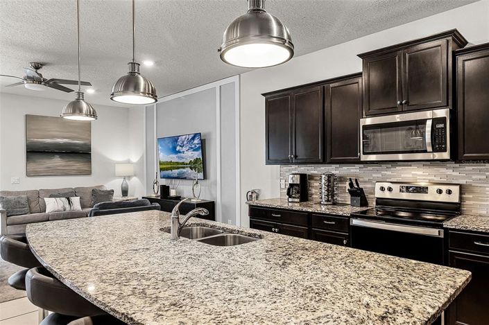 Image No.16-10 Bed Property for sale