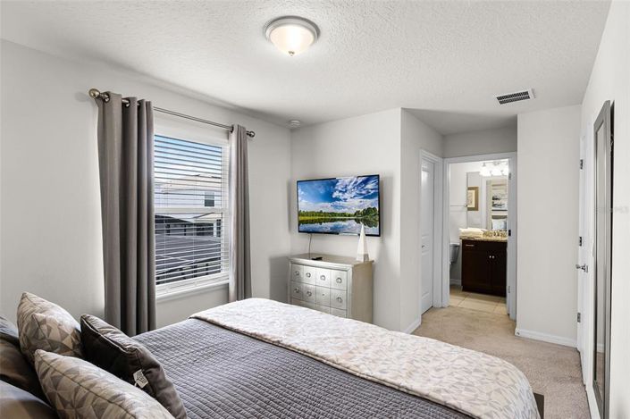 Image No.34-10 Bed Property for sale