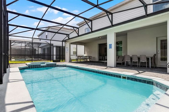 Image No.57-10 Bed Property for sale