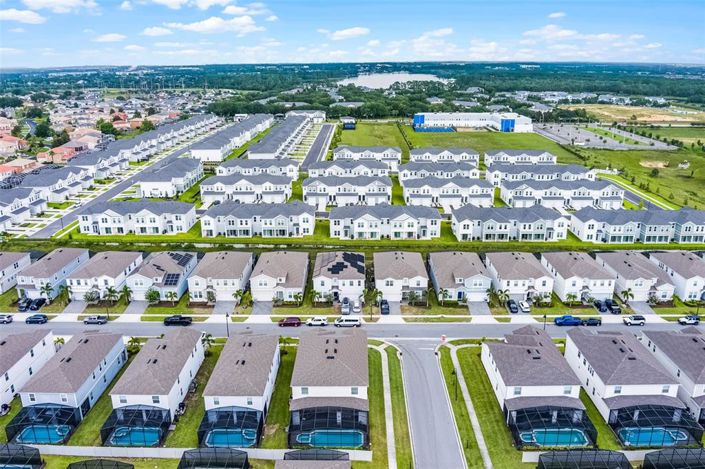 Image No.70-10 Bed Property for sale