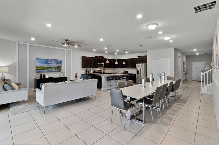 Image No.8-10 Bed Property for sale