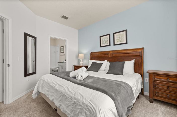 Image No.27-4 Bed Townhouse for sale