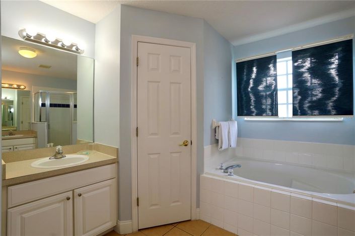 Image No.34-5 Bed Property for sale