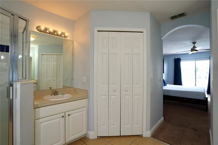 Image No.35-5 Bed Property for sale