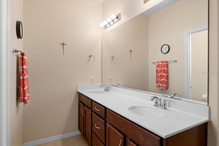 Image No.23-3 Bed Property for sale