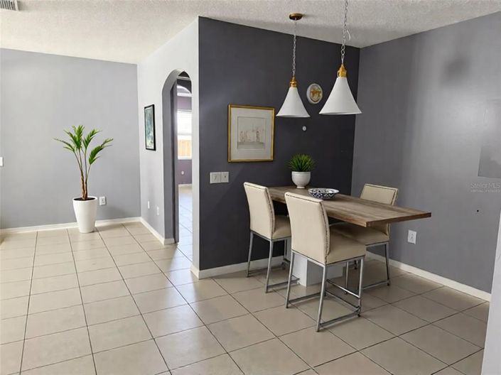 Image No.4-4 Bed Property for sale