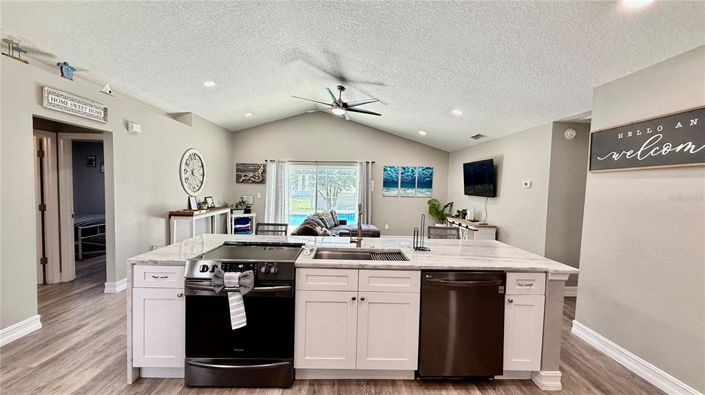 Image No.5-3 Bed Property for sale