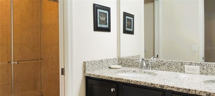 Image No.22-9 Bed Property for sale