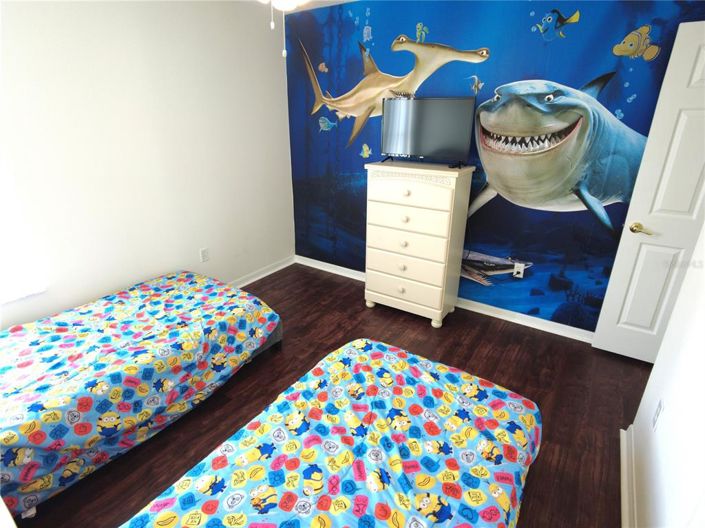 Image No.8-5 Bed Property for sale