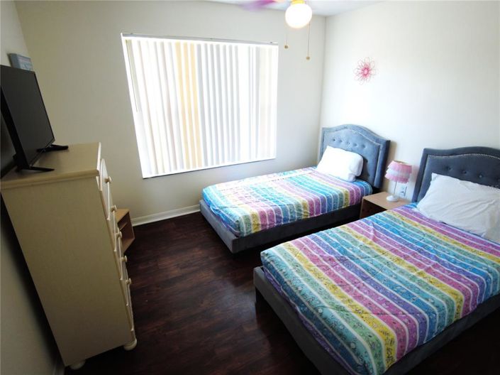 Image No.9-5 Bed Property for sale