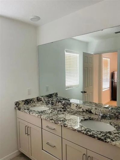 Image No.33-4 Bed Property for sale