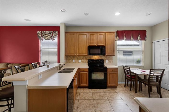 Image No.10-3 Bed Property for sale