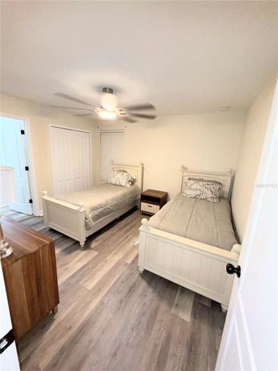 Image No.12-5 Bed Property for sale