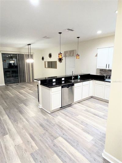 Image No.26-5 Bed Property for sale